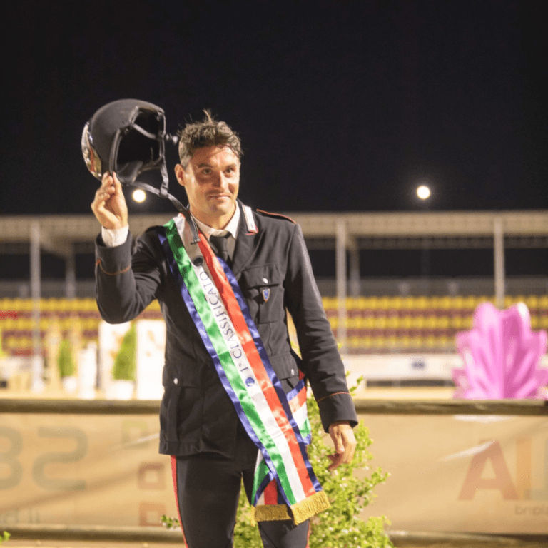 Il carabiniere scelto Roberto Previtali conquista l’accesso a Jumping Verona 2022 nel contesto della Longines FEI Jumping World Cup™