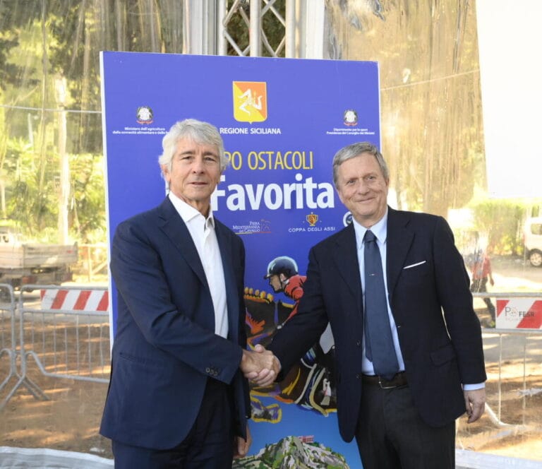 Il Ministro per lo Sport e i Giovani, Andrea Abodi, in visita al campo ostacoli