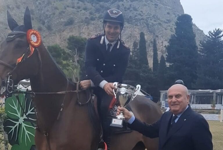 Emanuele Gaudiano vince anche la settima gara. Al secondo posto Roberto Previtali