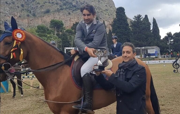 Il cavaliere catanese Giuseppe Carrabotta vince la terza competizione di oggi