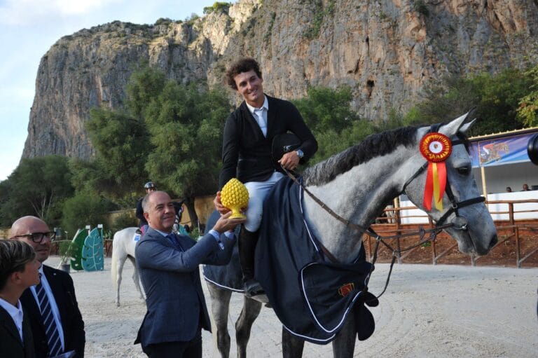 Giacomo Bassi vince il Grand Prix Mercedes R-Star agli Internazionali di Sicilia