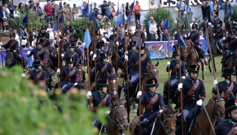 Il carosello del Reggimento Lancieri di Montebello alla 40ª Coppa degli Assi
